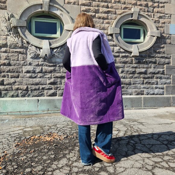 *NWT* Uchuu Reversible Faux Fur Purple/Lilac Long Vest - One Size - Picture 16 of 16